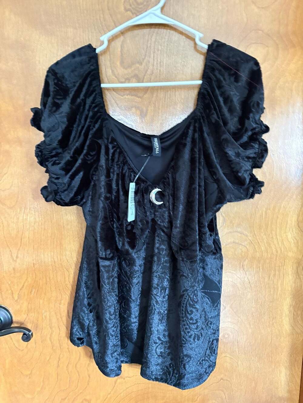 Torrid Nightfall Velvet Lace Cropped Charm Top Size 3X Black Bat Damask
